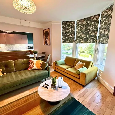 Luxury Travel Emporium Hg1 - 2 Luxury With Parking Space - In Town Centre *