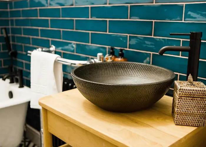 Luxury Travel Emporium Hg1 - 2 Luxury With Parking Space - In Town Centre Apartment