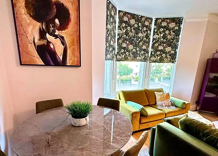 Luxury Travel Emporium Hg1 - 2 Luxury With Parking Space - In Town Centre *