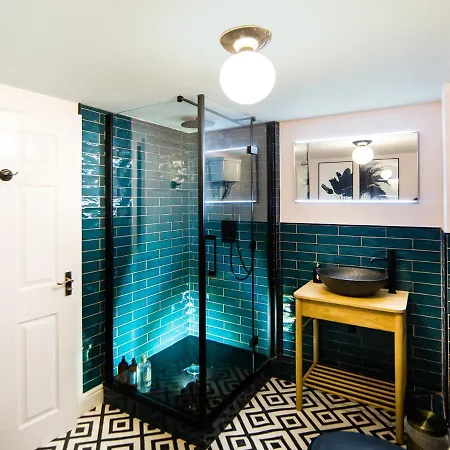 Apartman Luxury Travel Emporium Hg1 - 2 Luxury With Parking Space - In Town Centre *