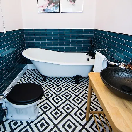 Luxury Travel Emporium Hg1 - 2 Luxury With Parking Space - In Town Centre *