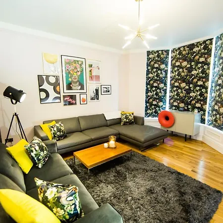 Luxury Travel Emporium Hg1 - 2 Luxury With Parking Space - In Town Centre *