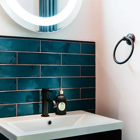 Luxury Travel Emporium Hg1 - 2 Luxury With Parking Space - In Town Centre Apartman